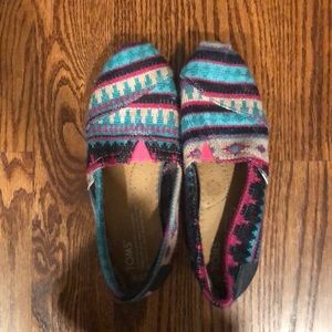 Toms